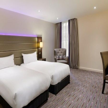 Premier Inn Cheltenham Town Centre Exterior foto